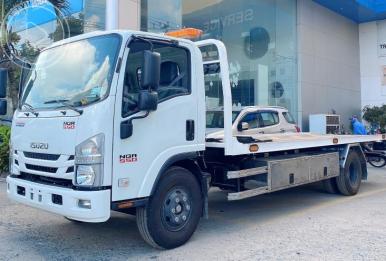 Cứu hộ xe tải ISUZU ngoài đường